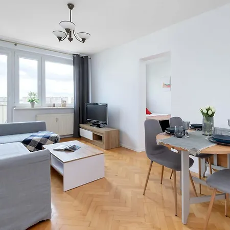 Nadmorski Kilka Krokow Od Plazy By Renters